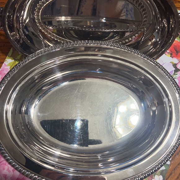 Wm. A. Rogers Silver Plate Covered Dish - Picture 7 of 10